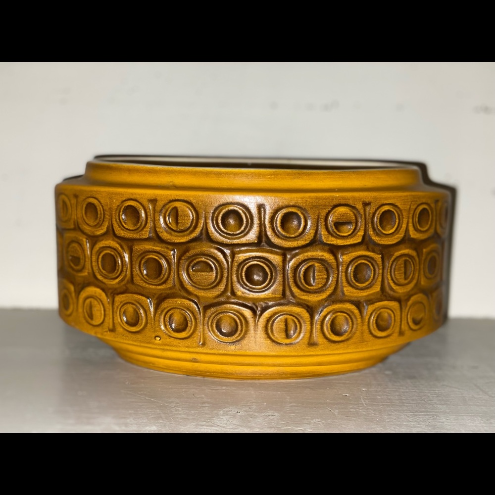 McCoy Mid Century 
Scandia Planter #33 - Mustard color